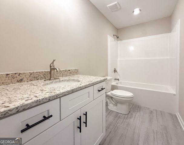 12 Saint Charles Place, Grantville, GA 30220