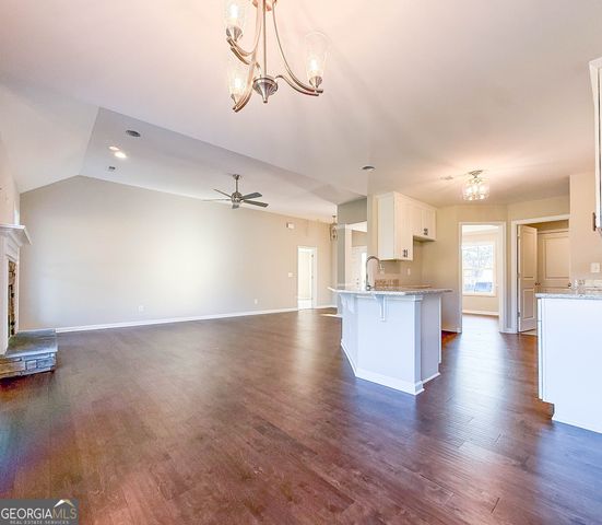 12 Saint Charles Place, Grantville, GA 30220