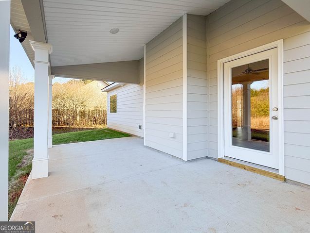 12 Saint Charles Place, Grantville, GA 30220