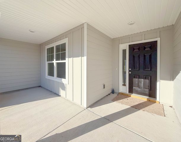 12 Saint Charles Place, Grantville, GA 30220