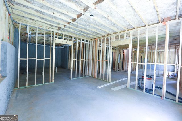 12 Saint Charles Place, Grantville, GA 30220