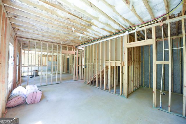 12 Saint Charles Place, Grantville, GA 30220
