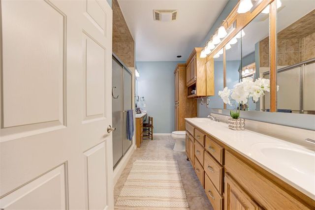 504 N Russell Terrace, Mustang, OK 73064
