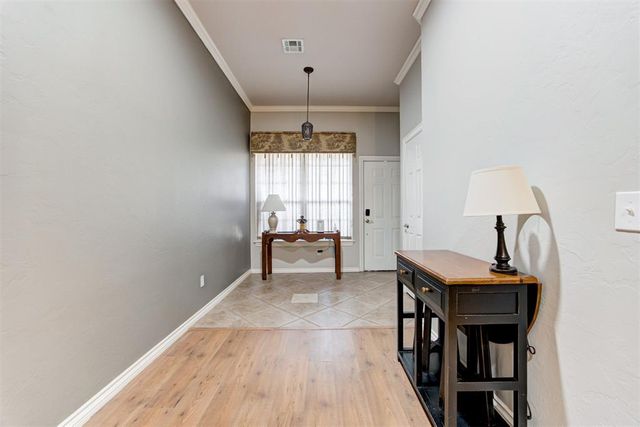 504 N Russell Terrace, Mustang, OK 73064