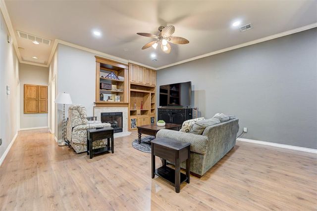 504 N Russell Terrace, Mustang, OK 73064