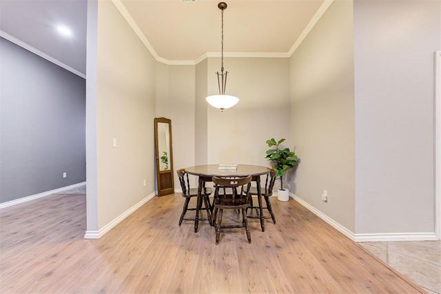 504 N Russell Terrace, Mustang, OK 73064