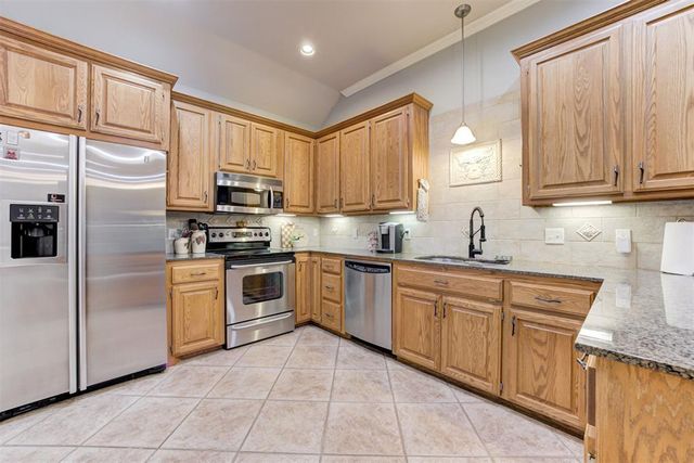 504 N Russell Terrace, Mustang, OK 73064