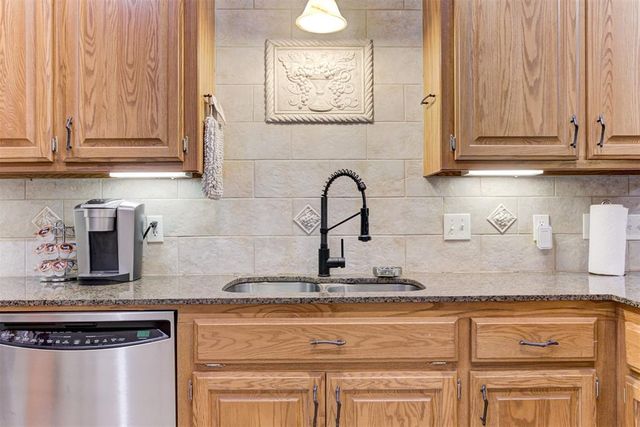 504 N Russell Terrace, Mustang, OK 73064