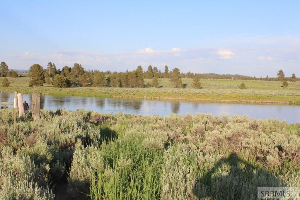 Image 6 of property listing at 3511 Buffalo Lane, Island Park, ID 83429