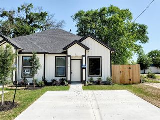 4214 Weaver Road 2, Houston, TX 77016