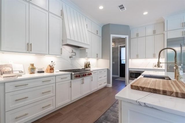 221 Milton Overlook, Woodstock, GA 30188