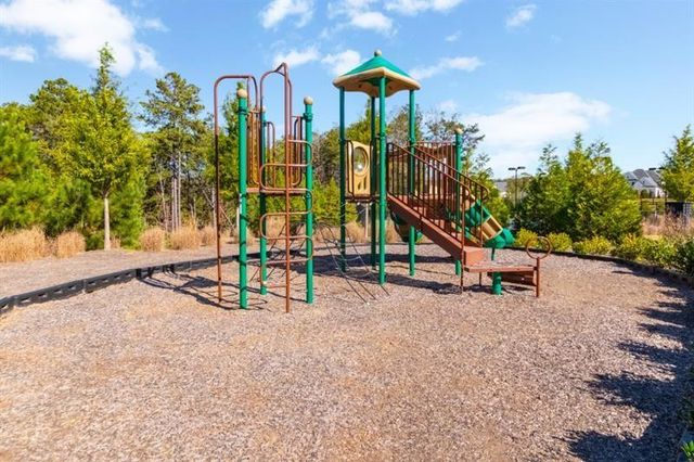 221 Milton Overlook, Woodstock, GA 30188