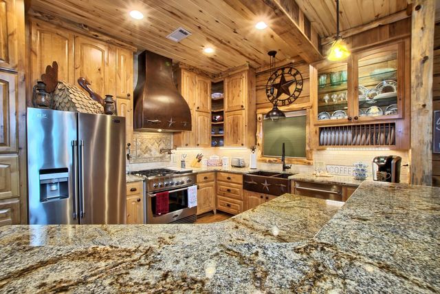 520 Mccoury Loop, Milam, TX 75959