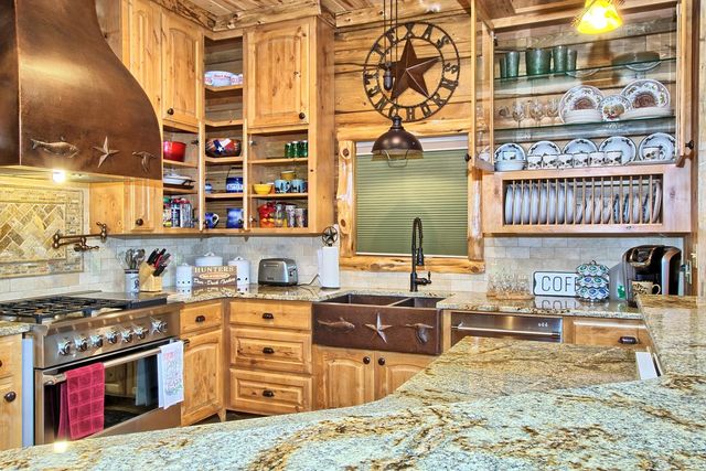 520 Mccoury Loop, Milam, TX 75959