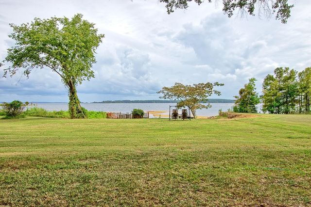 520 Mccoury Loop, Milam, TX 75959