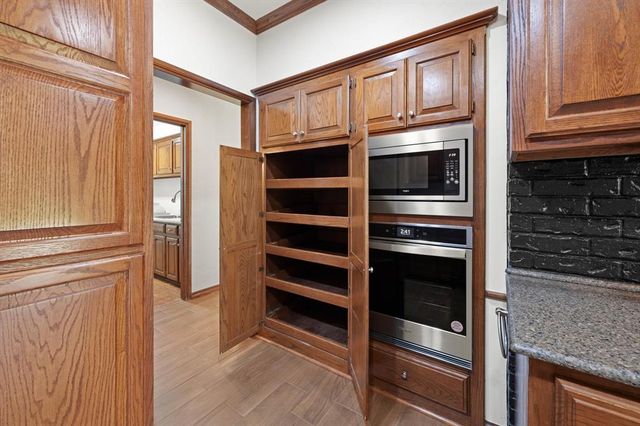 2312 Coachlight Drive, Edmond, OK 73013
