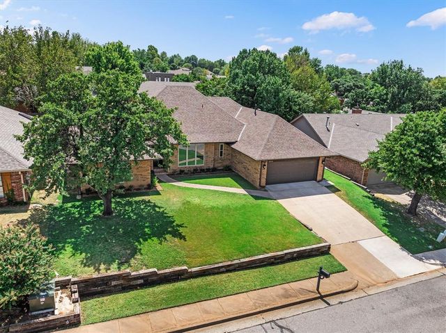 2312 Coachlight Drive, Edmond, OK 73013