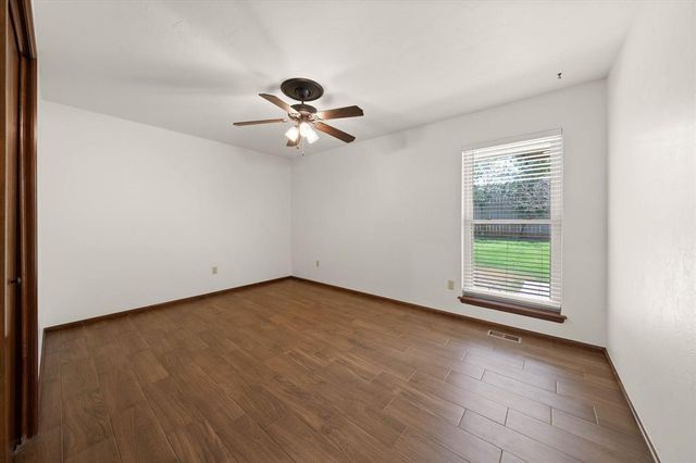 2312 Coachlight Drive, Edmond, OK 73013
