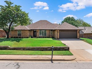 2312 Coachlight Drive, Edmond, OK 73013