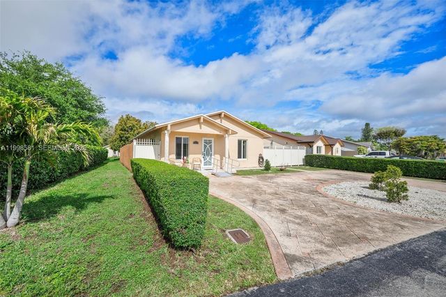 4218 SW 138th Ct, Miami, FL 33175