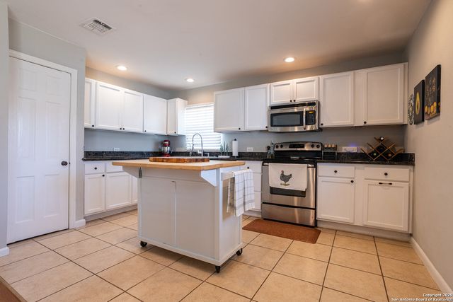 107 Cromwell Dr, San Antonio, TX 78228