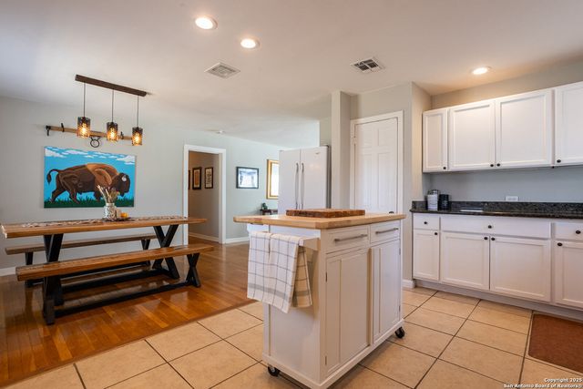 107 Cromwell Dr, San Antonio, TX 78228