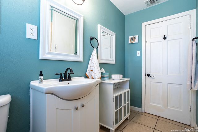 107 Cromwell Dr, San Antonio, TX 78228