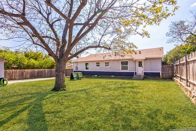 107 Cromwell Dr, San Antonio, TX 78228