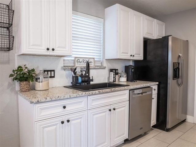 6913 SW Fenwick Ave, Lawton, OK 73505