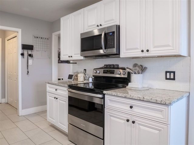 6913 SW Fenwick Ave, Lawton, OK 73505
