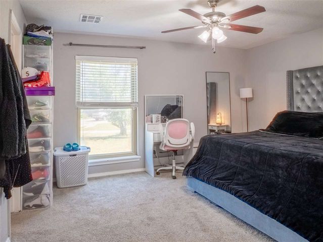 6913 SW Fenwick Ave, Lawton, OK 73505