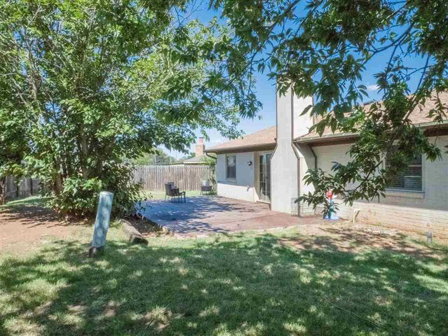 6913 SW Fenwick Ave, Lawton, OK 73505
