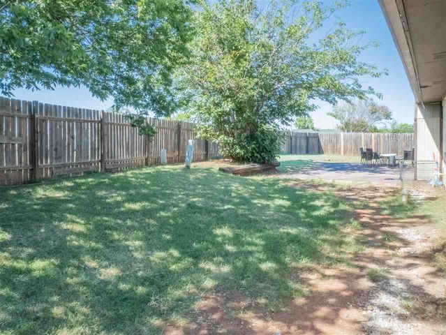 6913 SW Fenwick Ave, Lawton, OK 73505