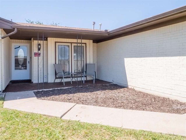 6913 SW Fenwick Ave, Lawton, OK 73505