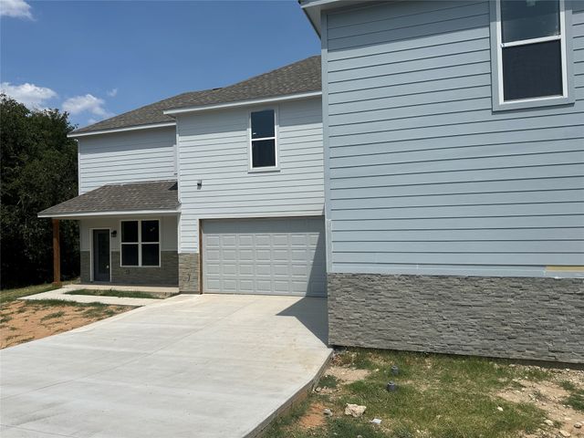 806 N Cates Street, Decatur, TX 76234