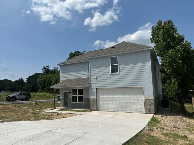 806 N Cates Street, Decatur, TX 76234