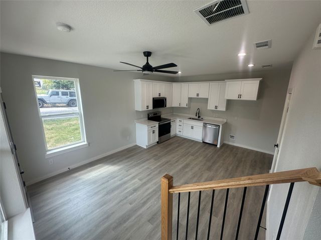806 N Cates Street, Decatur, TX 76234