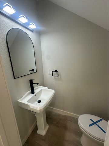 806 N Cates Street, Decatur, TX 76234