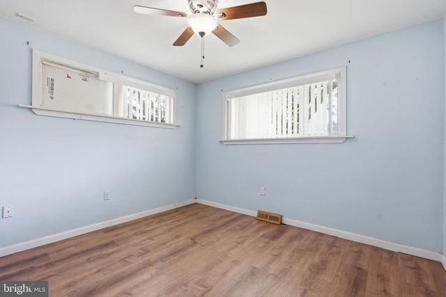 2500 WOODLAWN DR, Bristol, PA 19007