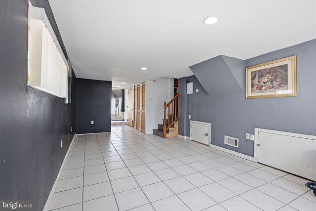 2500 WOODLAWN DR, Bristol, PA 19007