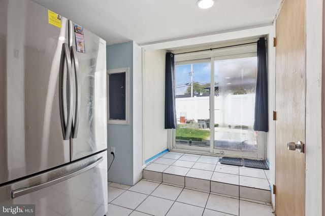 2500 WOODLAWN DR, Bristol, PA 19007