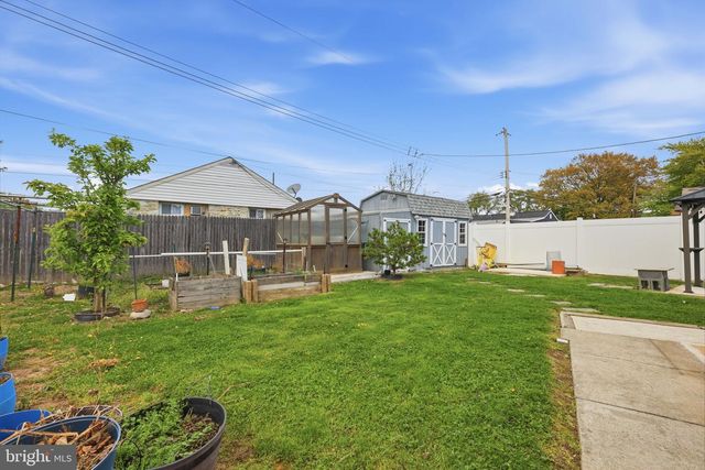 2500 WOODLAWN DR, Bristol, PA 19007