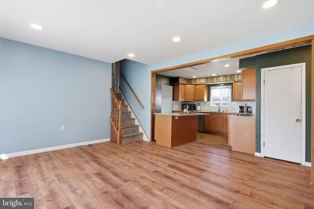 2500 WOODLAWN DR, Bristol, PA 19007