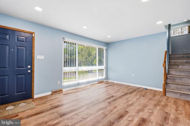 2500 WOODLAWN DR, Bristol, PA 19007