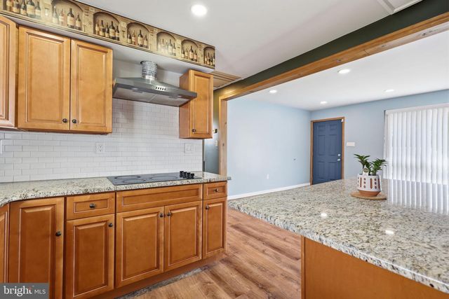 2500 WOODLAWN DR, Bristol, PA 19007