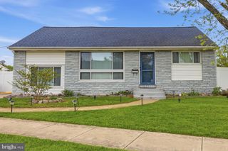 2500 WOODLAWN DR, Bristol, PA 19007