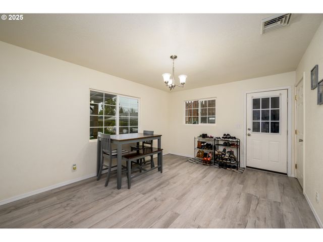 929 E 4TH Ave, Riddle, OR 97469