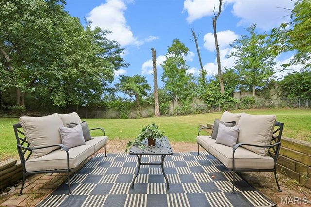 2255 Barcelona Drive, Florissant, MO 63033