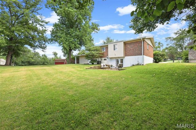 2255 Barcelona Drive, Florissant, MO 63033