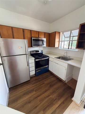 7901 Cambridge Street 31, Houston, TX 77054